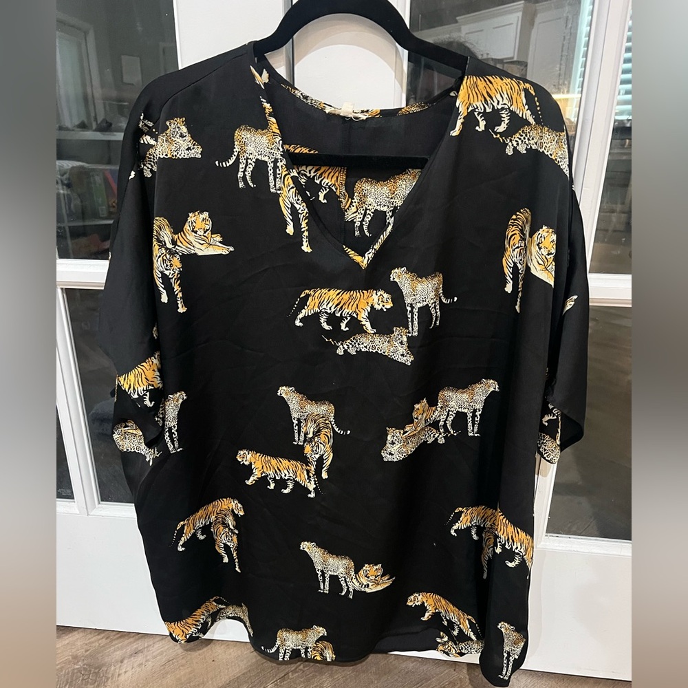 JODIFL Black Tiger Print Blouse
